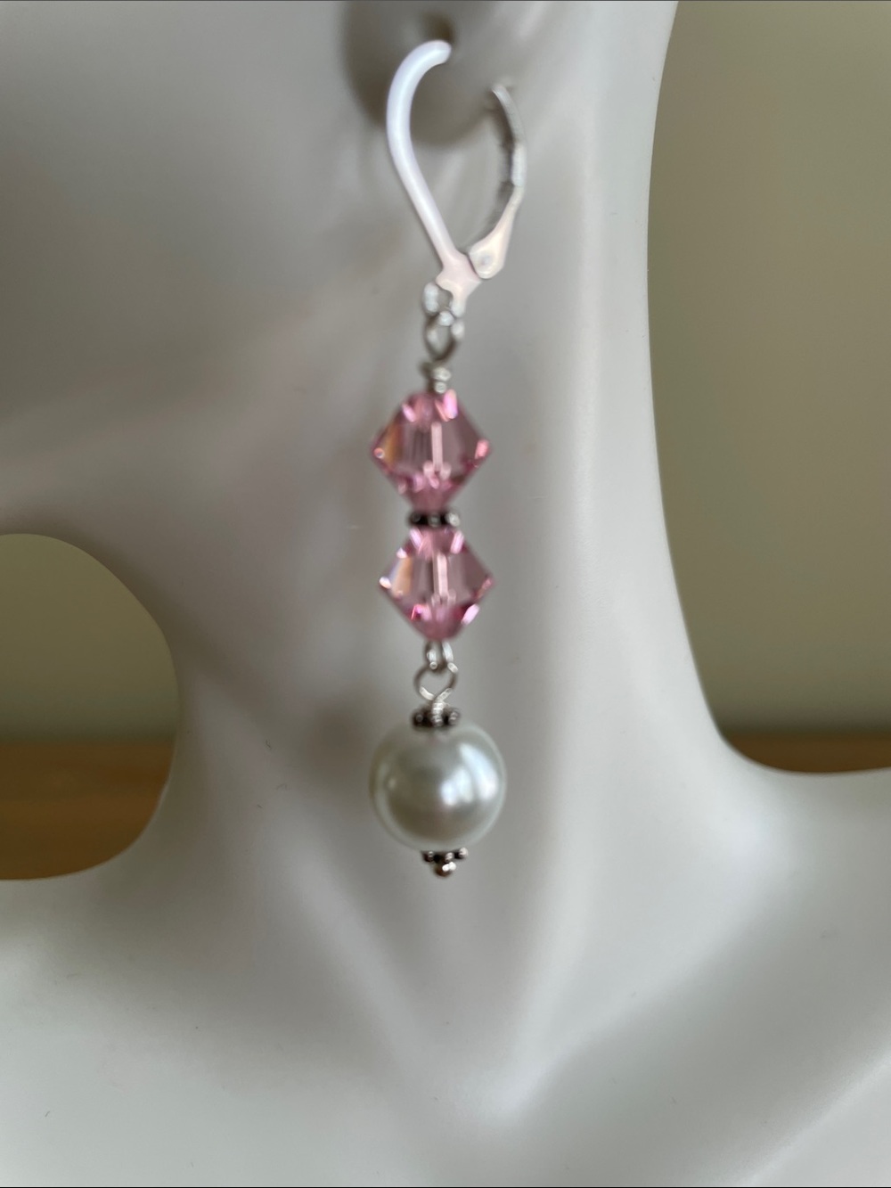 HAND CRAFTED LIGHT ROSE PINK SWAROVSKI CRYSTAL & FAUX PEARL DANGLE EARRINGS